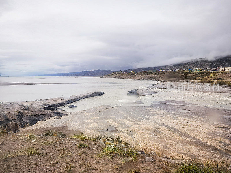 Kangerlussuaq的景观，Qinnguata Kuussua河流入格陵兰岛的海湾